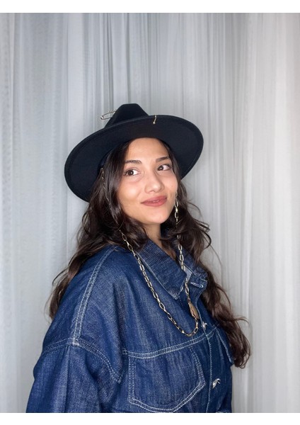 Tasarım Aksesuarlı Panama Fötr Şapka fırsatları