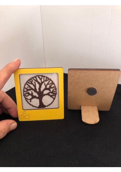 Kanaviçe Işlemeli Masa Süsü ve Buzdolabı Magneti modelleri