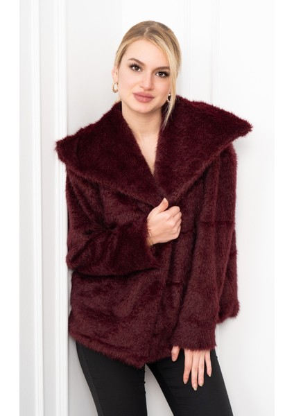 Geniş Yaka Peluş Kürk Kısa Kaban 2625