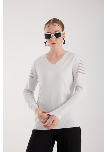 Kadın Beyaz Simli Kumaş Detaylı V Yaka Triko Bluz modelleri