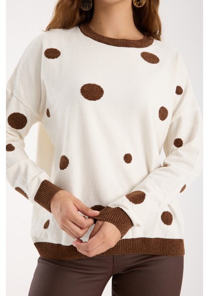 Kadın Beyaz Puantiyeli Şönil Kadife Bisiklet Yaka Triko Kazak