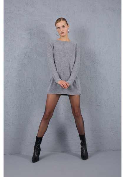 Kadın Gri Reglan Kollu Kayık Yaka Simli Triko Kazak