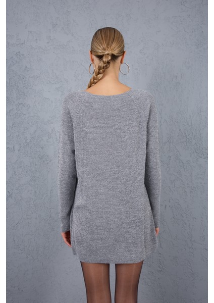 Kadın Gri Reglan Kollu Kayık Yaka Simli Triko Kazak