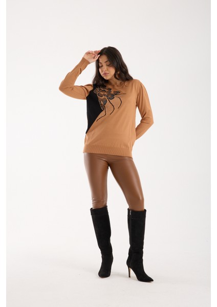 Kadın Bej Elit Viskon Kumaş Taş Detaylı Bisiklet Yaka Triko Bluz