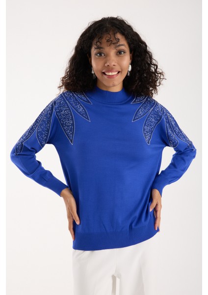 Kadın Saks Mavisi Viskon Kumaş Taş Detaylı Omuzlar Yarım Balıkçı Yaka Triko Bluz modelleri