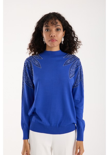 Kadın Saks Mavisi Viskon Kumaş Taş Detaylı Omuzlar Yarım Balıkçı Yaka Triko Bluz