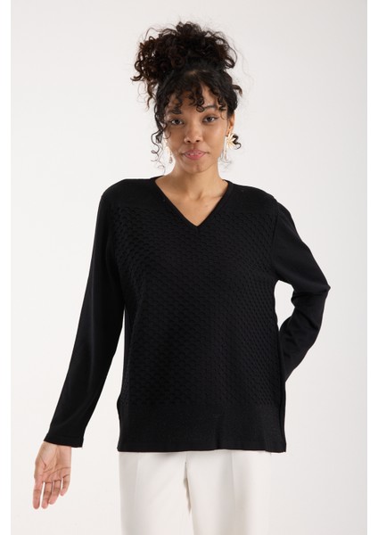 Kadın Siyah Viskon Kumaş V Yaka Simli Triko Bluz