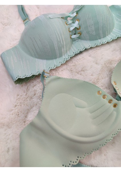 Lazer Kesim Dikişsiz Sütyen, Dolgulu Iz Yapmaz Balensiz Önden Bağalama Detaylı Sütyen modelleri