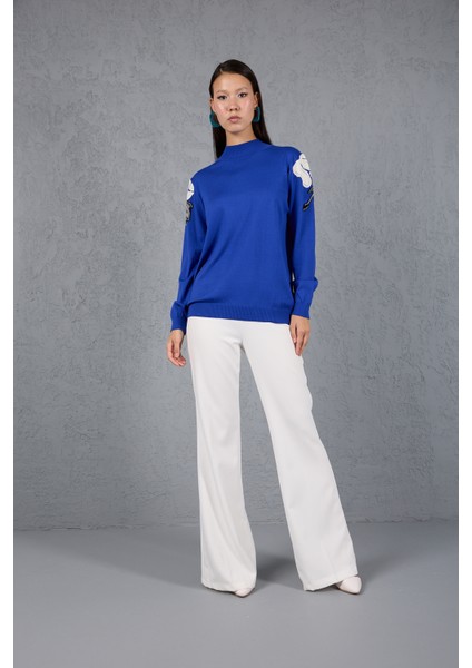 Kadın Saks Mavisi Elit Viskon Kumaş Taş Detaylı Omuzlar Yarım Balıkçı Yaka Triko Bluz