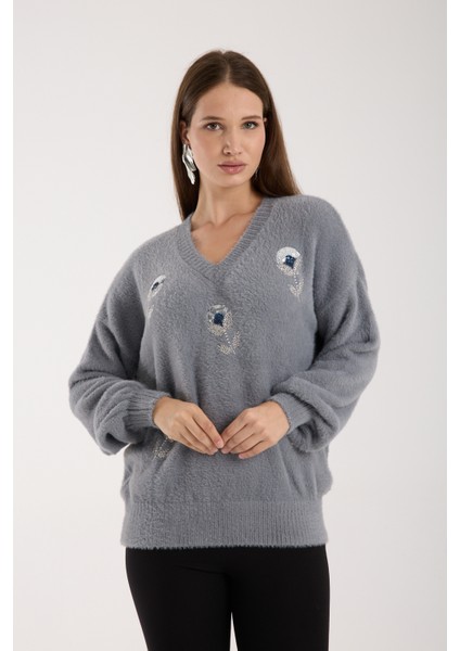 Kadın Gri Sakal Iplik Balon Kollu Boncuk Nakışlı V Yaka Triko Kazak