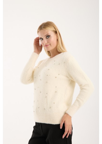Kadın Ekru Sakal Iplik Taş ve Inci Detaylı Bisiklet Yaka Triko Kazak modelleri