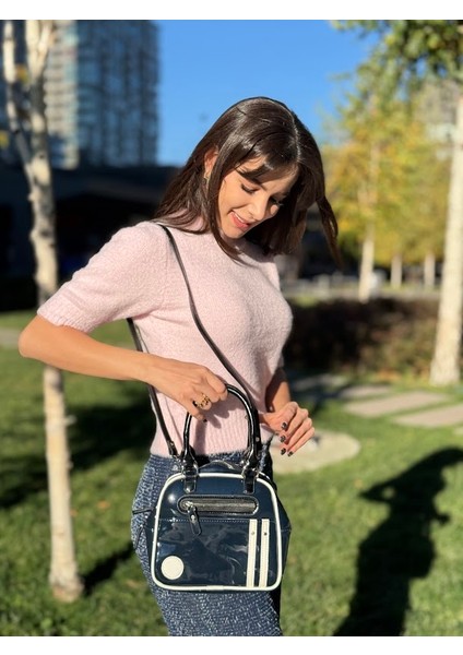 Şerit Detaylı Rugan Çanta modelleri