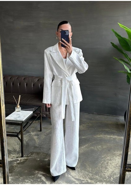 Ekru Beli Kuşaklı Ceket ve Pantolon Parlak Takım modelleri