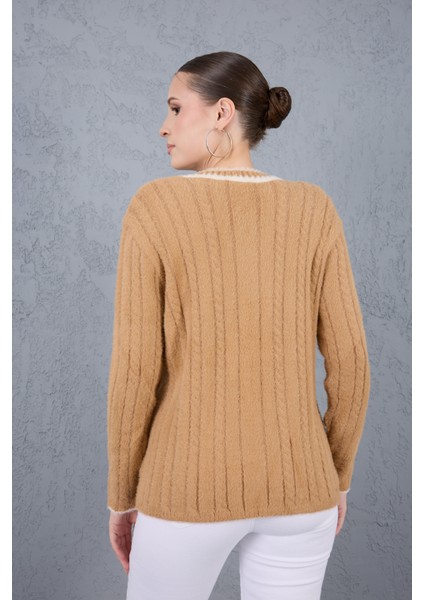 Kadın Bej Sakal Iplik Kontrast Biyeli V Yaka Triko Kazak fırsatları