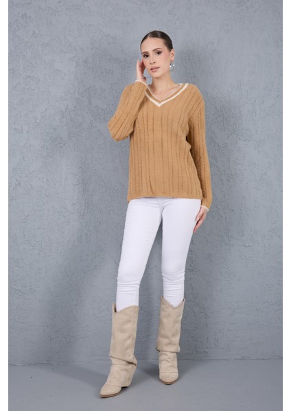 Kadın Bej Sakal Iplik Kontrast Biyeli V Yaka Triko Kazak