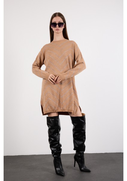 Kadın Bej Yan Yırtmaçlı Bisiklet Yaka Sim Desenli Triko Bluz fırsatları