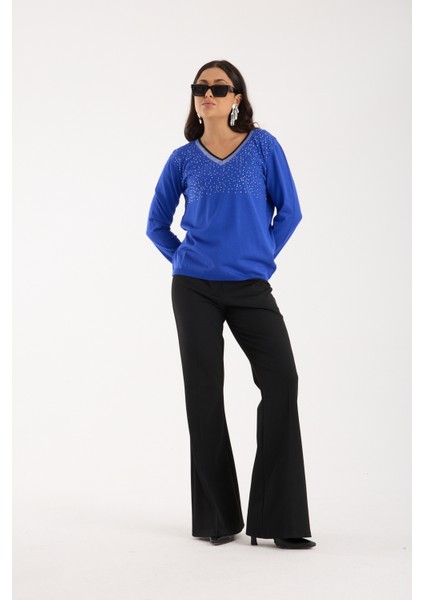 Kadın Saks Mavisi Viskon Kumaş Taş Detaylı Kontrast Sim Biyeli V Yaka Triko Bluz
