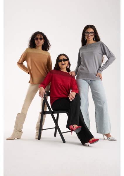 Kadın Kırmızı Viskon Kumaş Kayık Yaka Simli Triko Bluz