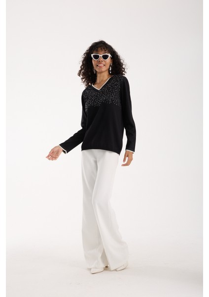 Kadın Siyah Viskon Kumaş Taş Detaylı Kontrast Sim Biyeli V Yaka Triko Bluz