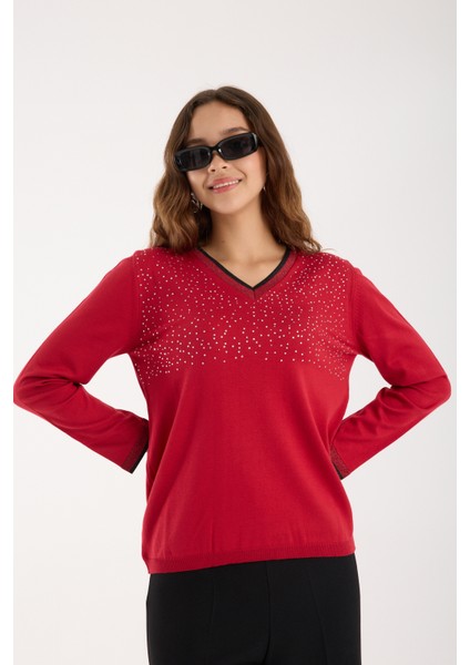 Kadın Kırmızı Viskon Kumaş Taş Detaylı Kontrast Sim Biyeli V Yaka Triko Bluz