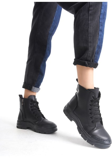 Bıanca Bağcıklı Fermuarlı Ortopedik Taban Suya ve Soğuğa Dayanıklı Cilt Kadın Spor Bot St Siyah fırsatları