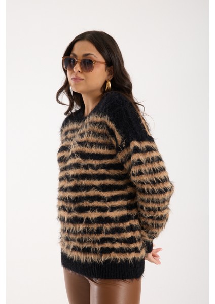 Kadın Siyah-Bej Sakal Iplik Çizgili Bisiklet Yaka Triko Kazak fırsatları