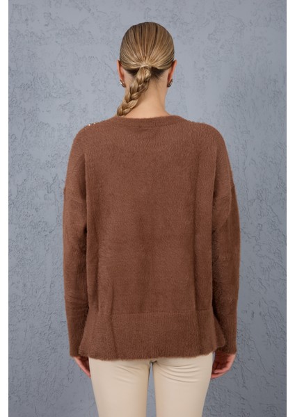 Kadın Kahve Sakal Iplik Yan Yırtmaçlı Inci Detaylı Bisiklet Yaka Triko Kazak fırsatları