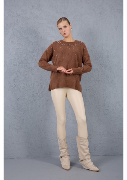 Kadın Kahve Sakal Iplik Yan Yırtmaçlı Inci Detaylı Bisiklet Yaka Triko Kazak