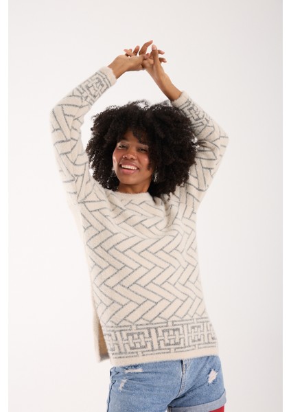 Kadın Ekru Simli Sakal Iplik Yan Yırtmaçlı Bisiklet Yaka Triko Kazak modelleri