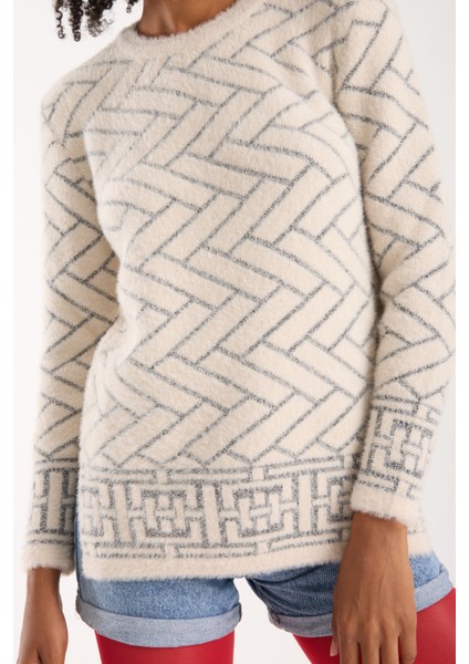 Kadın Ekru Simli Sakal Iplik Yan Yırtmaçlı Bisiklet Yaka Triko Kazak fırsatları