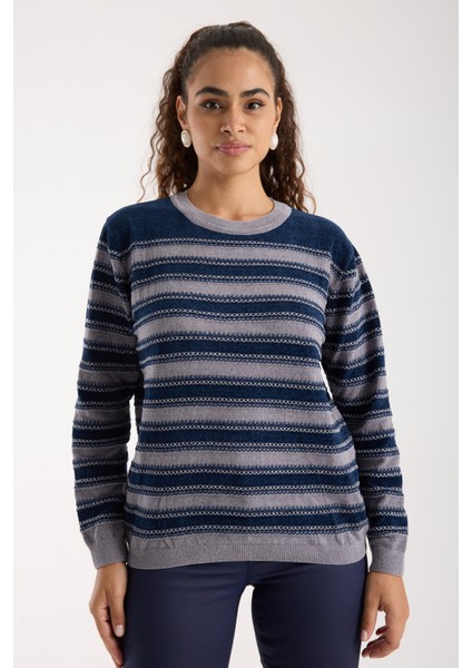 Kadın Laci-Gri Çizgili Çapraz Kontrast Dikiş Detaylı Şönil Kadife Triko Bluz