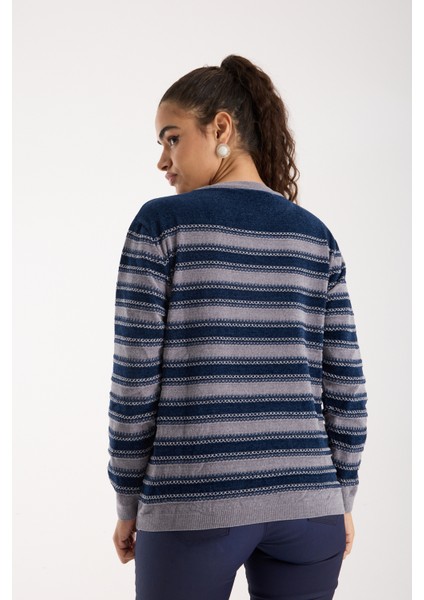 Kadın Laci-Gri Çizgili Çapraz Kontrast Dikiş Detaylı Şönil Kadife Triko Bluz indirimleri