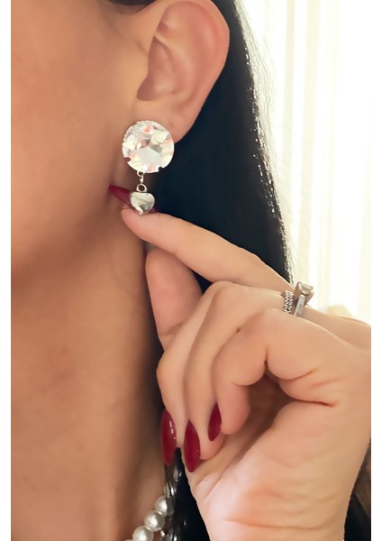 Kalp Sallantılı Kristal Küpe