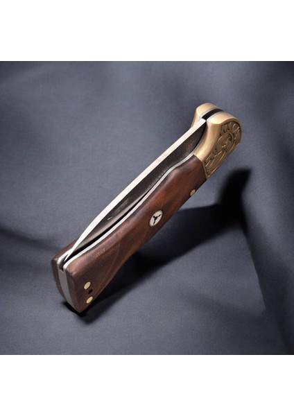 N690 Böhler Çelik Gravürlü Balçıklı Kilitli Yaylı Çakı | Dayanıklı El Işçiliği Çakı Modelleri fırsatları