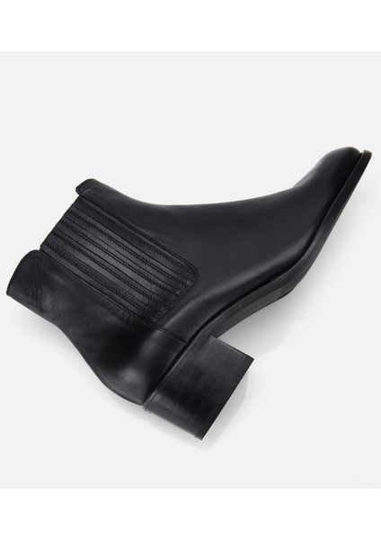 01BOH312660A100 KADIN Deri Siiyah Lastik Detaylı Bilekte Düz Bot