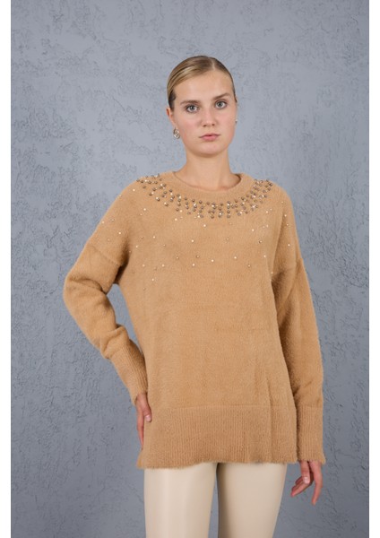 Kadın Bej Sakal Iplik Yan Yırtmaçlı Inci Detaylı Bisiklet Yaka Triko Kazak fiyatları