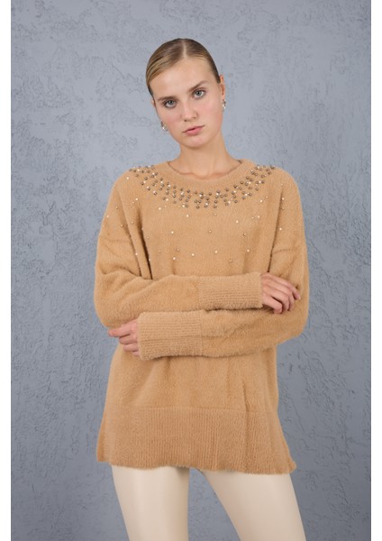Kadın Bej Sakal Iplik Yan Yırtmaçlı Inci Detaylı Bisiklet Yaka Triko Kazak modelleri