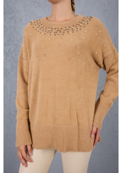 Kadın Bej Sakal Iplik Yan Yırtmaçlı Inci Detaylı Bisiklet Yaka Triko Kazak indirimleri