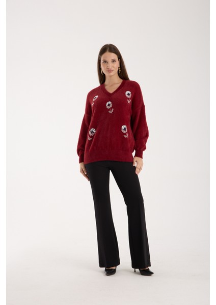 Kadın Bordo Sakal Iplik Balon Kollu Boncuk Nakışlı V Yaka Triko Kazak