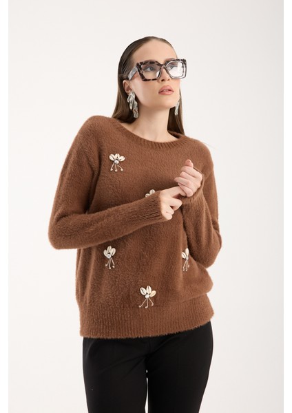 Kadın Taba Sakal Iplik Önü Aksesuarlı Bisiklet Yaka Triko Kazak