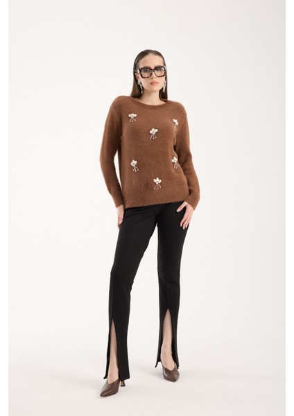 Kadın Taba Sakal Iplik Önü Aksesuarlı Bisiklet Yaka Triko Kazak