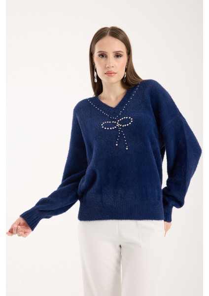 Kadın Koyu Laci Sakal Iplik Balon Kollu Taş ve Inci Detaylı V Yaka Triko Kazak