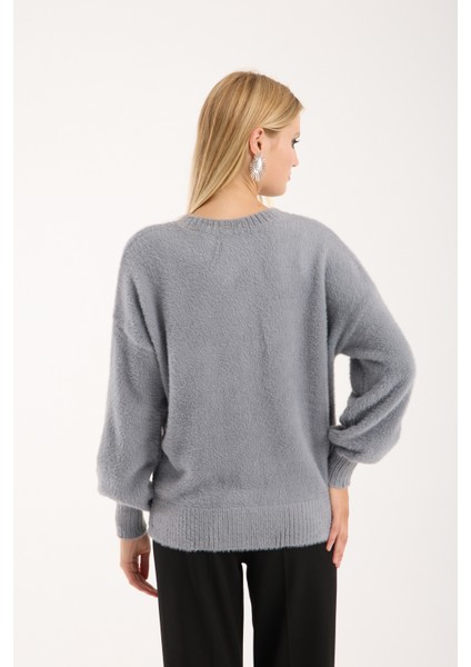 Kadın Gri Sakal Iplik Balon Kollu Taş ve Inci Detaylı V Yaka Triko Kazak