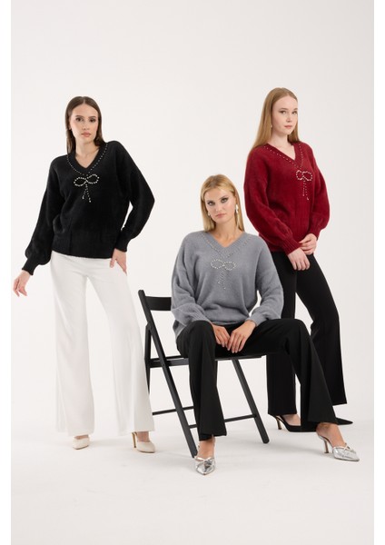 Kadın Gri Sakal Iplik Balon Kollu Taş ve Inci Detaylı V Yaka Triko Kazak