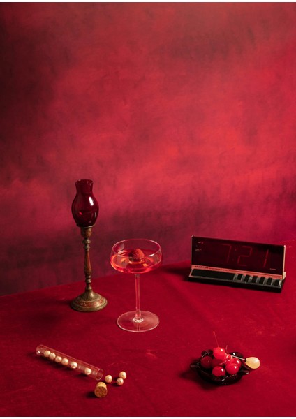 Derin Kızıl Vinil Backdrop – Profesyonel Fotoğraf ve Video Çekim Arka Planı (80×120 Cm) modelleri