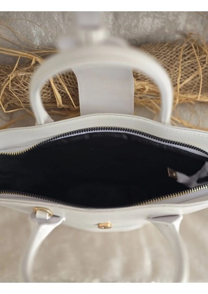 Üçgen Kadın Kol Çantası Uzun Çaprazlı Beyaz fiyatları