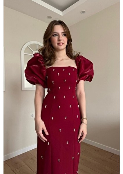 kare yaka maxi boy taş detaylı pera bordo elbise modelleri