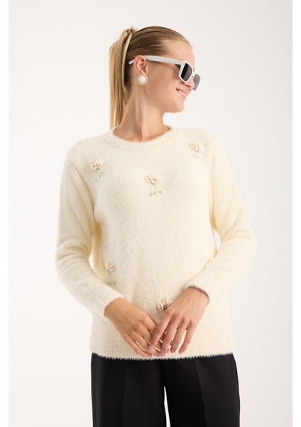 Kadın Ekru Sakal Iplik Önü Aksesuarlı Bisiklet Yaka Triko Kazak fiyatları