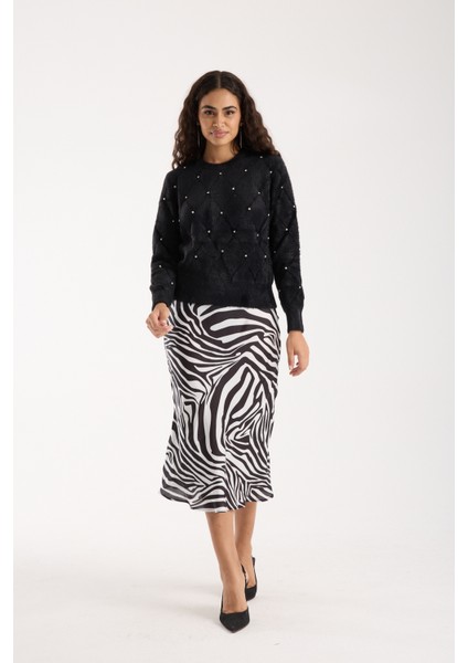 Kadın Siyah Sakal Iplik Taş Detaylı Bisiklet Yaka Triko Kazak