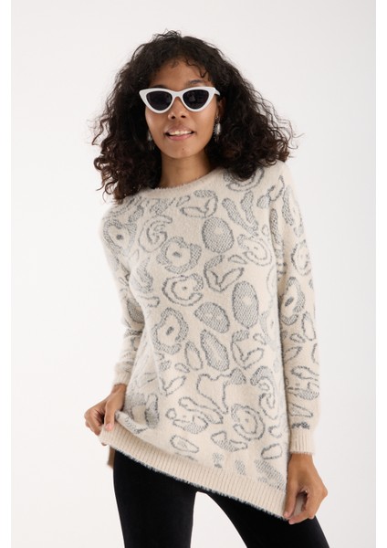 Kadın Ekru Simli Sakal Iplik Yan Yırtmaçlı Bisiklet Yaka Triko Kazak